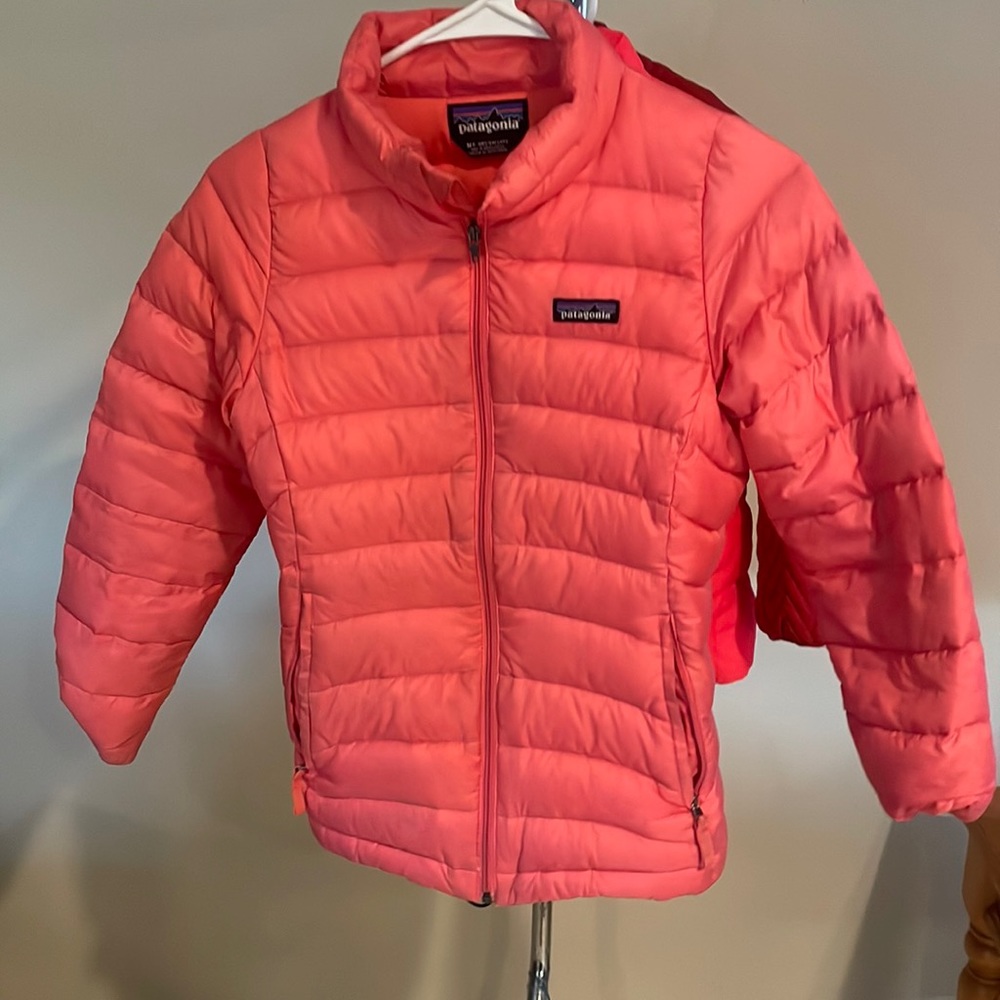 Kids Patagonia puff winter jacket.